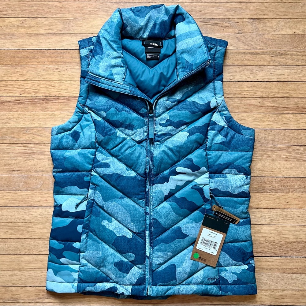 NWT Women’s The North Face Blue Camo Vest - Picture 1 of 4